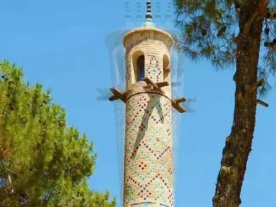 راز هفتصد ساله‌ی منارجنبان اصفهان چیه؟ + فیلم