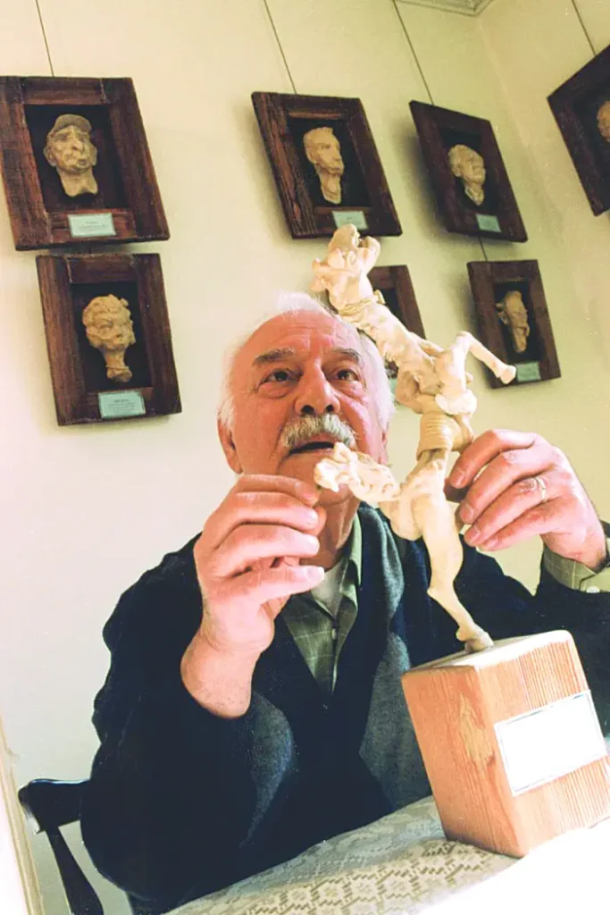 نصرت کریمی و زبانهای گوناگون یک هنرمند در جهان جادویی سینما 1 karimy