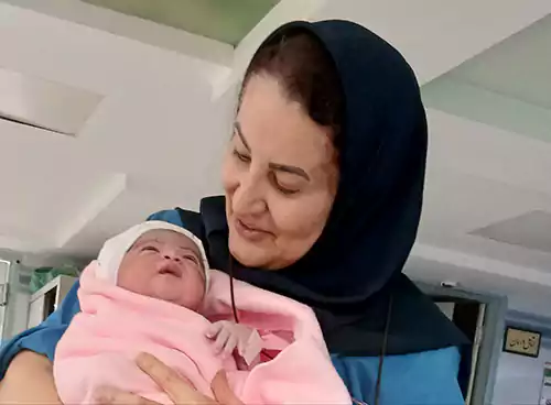 زایمان در آب تجربه‌ای آرام، ایمن و بی‌دغدغه برای مادران