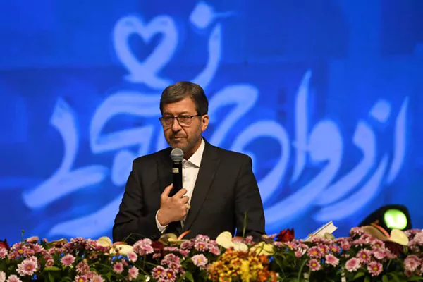 اینجا دانایی و عشق در کنار هم میایستند 1 استاندار در جشن ازدواج دانشجویی