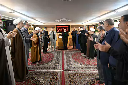 مسیر رشد انسانی و معنوی با اتصال به قرآن، اهل بیت و امام زمان امکان‌پذیر است