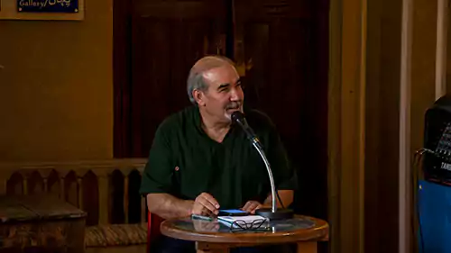 چگونه شعر فارسی پوست انداخت؟ از رکود قاجاری تا خیزش نیمایی