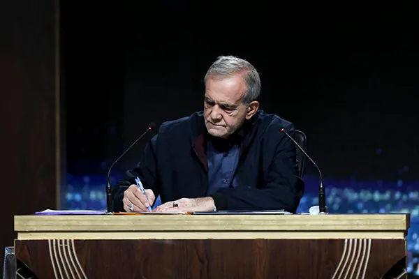 انتقال آب دریای عمان به فلات مرکزی در مسیر حدود ۸۰۰ کیلومتری و۳۵ هزار میلیارد تومان 1 انتقال آب دریای عمان به فلات مرکزی ایران