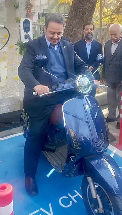 ایجاد یک اکوسیستم سالم در حوزه انرژیهای تجدیدپذیر 1 ایستگاه شارژ موتورسیکلتهای برقی اصفهان