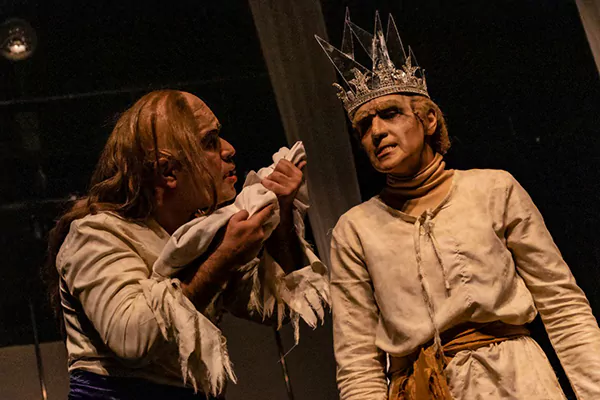 درباره نمایش «آغا محمد»؛ تراژدی قدرت در آینهی جنون 2 نمایش آغا محمد در اصفهان