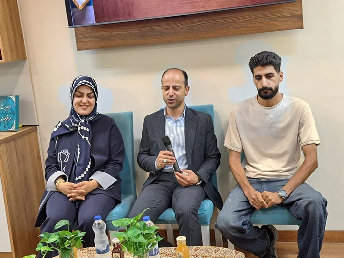 از ایده تا استقلال در بازارچی 1 تجربه راهاندازی فروشگاه بازارچی نشان میدهد که جوانان با همکاری و جسارت میتوانند بهجای انتظار برای شغل، فرصت اقتصادی خود را ایجاد کنند.