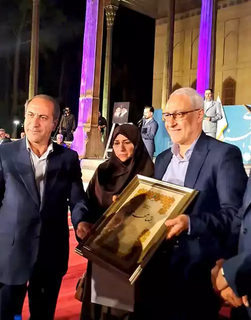مدیر مسئول نسل فردا چهره شاخص شد