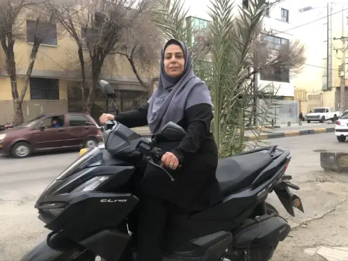 عدم تایید صدور گواهینامه موتور سیکلت بانوان در مجلس