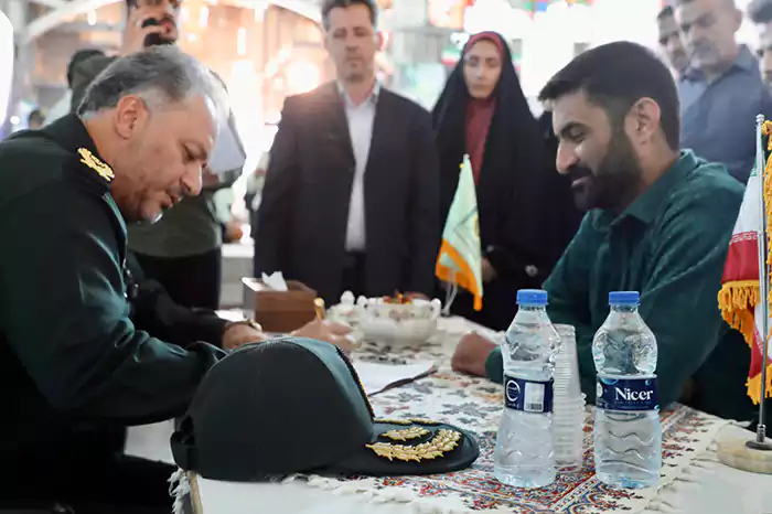 برپایی میز خدمت در آغاز هفته انتظامی 2 برپایی میز خدمت در آغاز هفته انتظامی