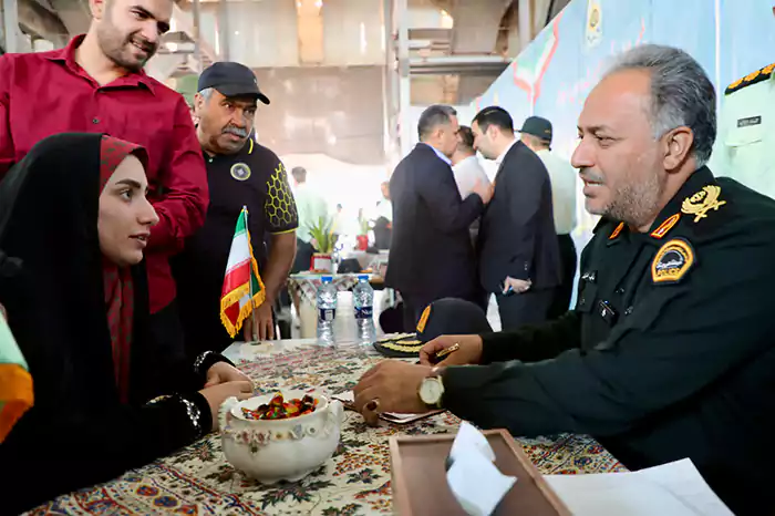برپایی میز خدمت در آغاز هفته انتظامی 1 برپایی میز خدمت در آغاز هفته انتظامی